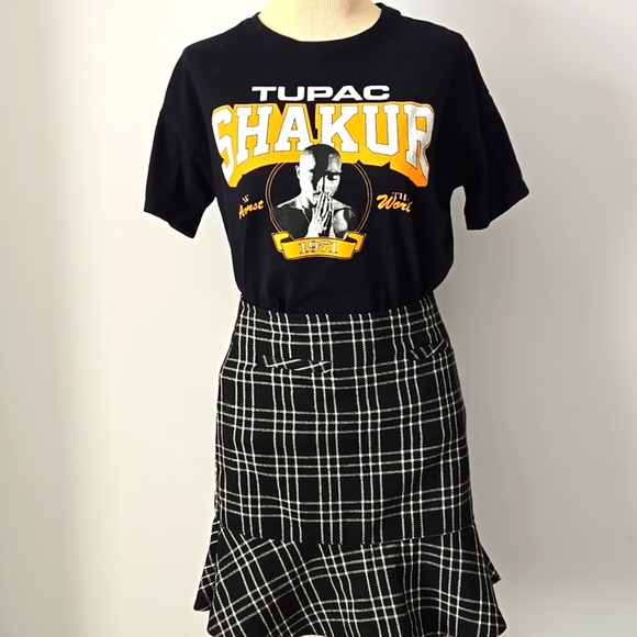 Black Tupac Graphic T-Shirt.  Size Women Xs - Picture 7 of 10